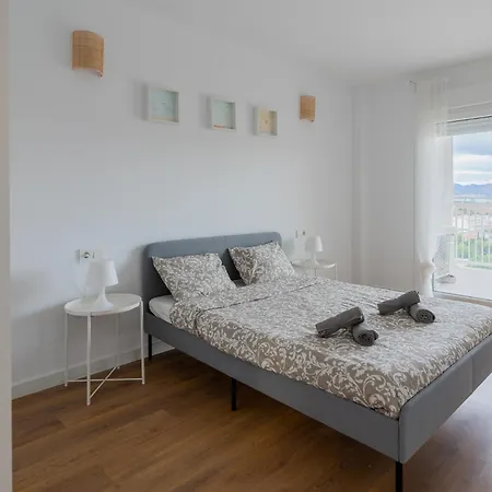 Apartment Canet Seaview Gem: Pool & Proximity Canet d'En Berenguer