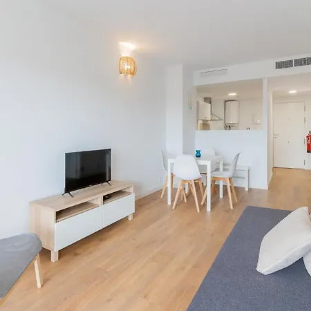 Apartment Canet Seaview Gem: Pool & Proximity