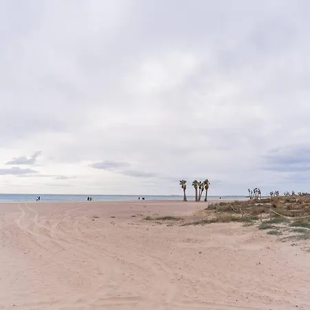 Canet Seaview Gem: Pool & Proximity