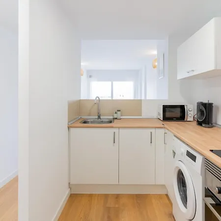 Canet Seaview Gem: Pool & Proximity