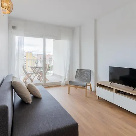 Canet Seaview Gem: Pool & Proximity Apartment